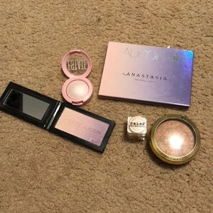 Luxury highlighter bundle!
